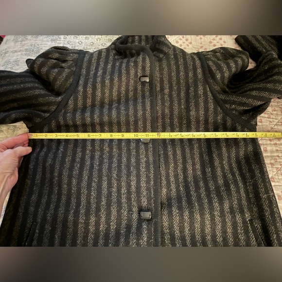 Vintage Gallery black/grey striped peacoat. 100% pure wool No size tag 21”P to P - Picture 10 of 13